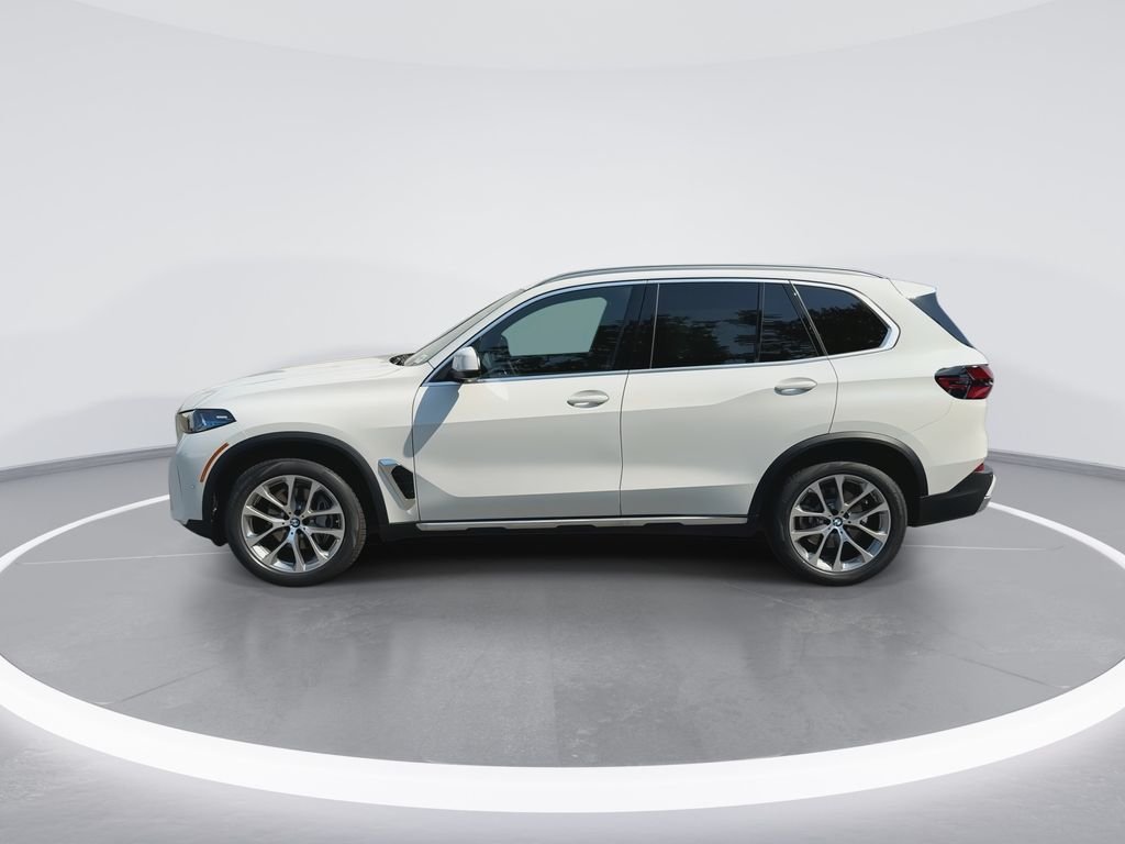 New 2026 White BMW xDrive40i image 5