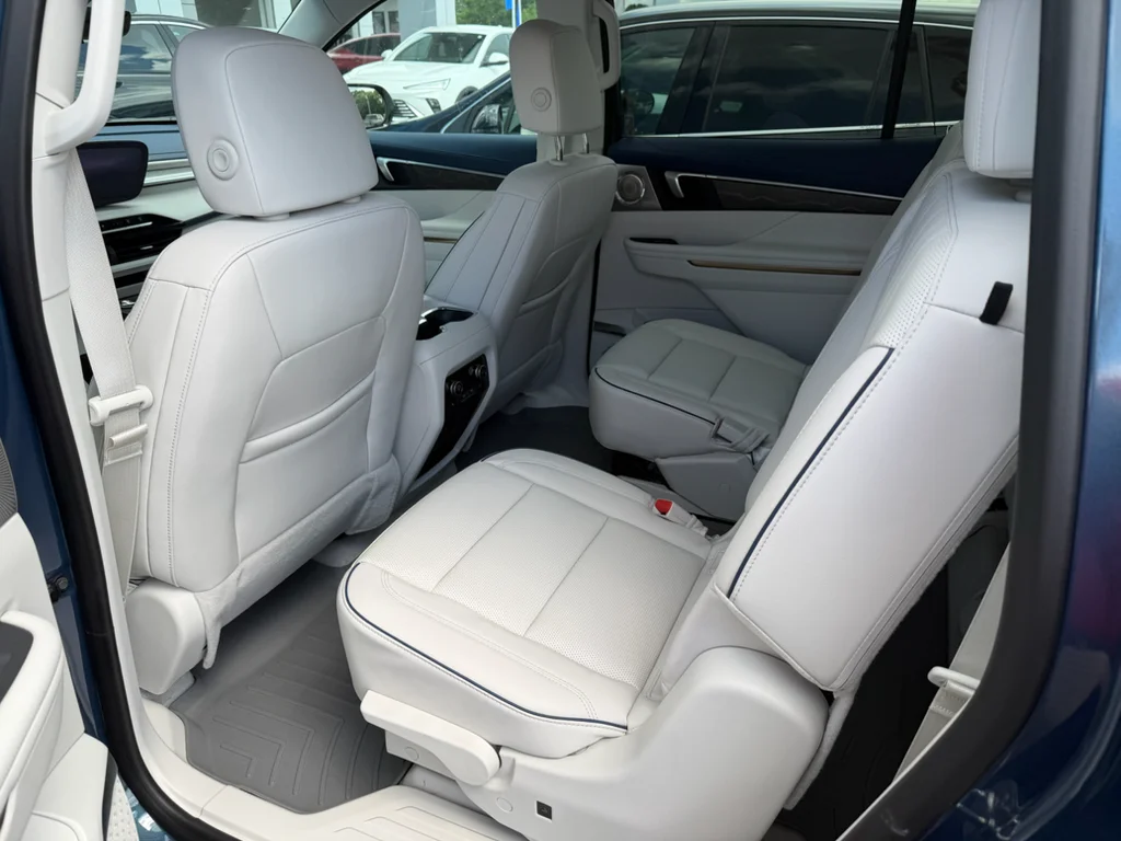 Used 2026 Ocean Blue Metallic Buick Avenir image 3