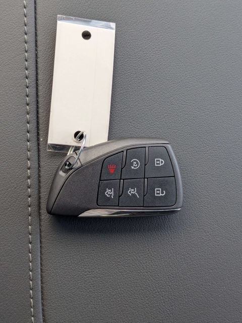 New 2026 Summit White Chevrolet LT image 34