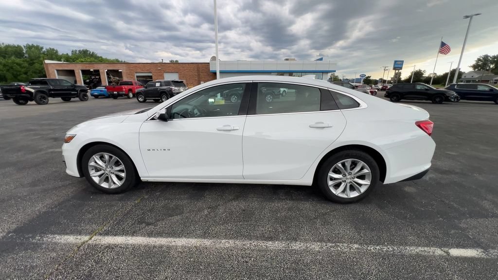 Used 2024 Summit White Chevrolet 1LT image 5