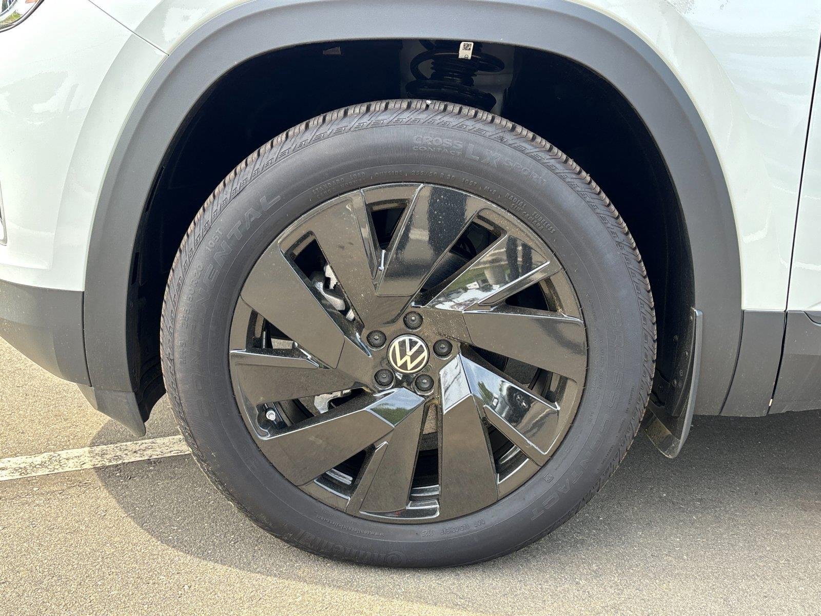 2025 Volkswagen Atlas SE w/Tech - Photo 10