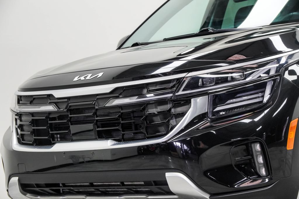 Used 2024 Black Kia SX image 2