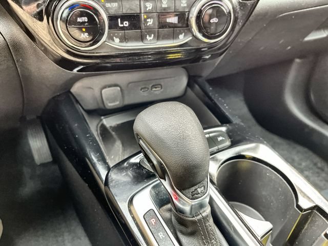 Certified Used 2025 Summit White Chevrolet ACTIV image 22