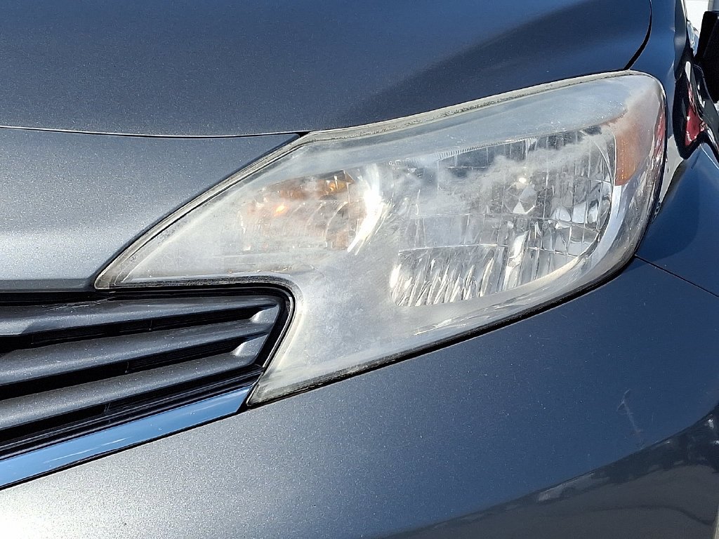 Used 2014 Gray Nissan SV image 10