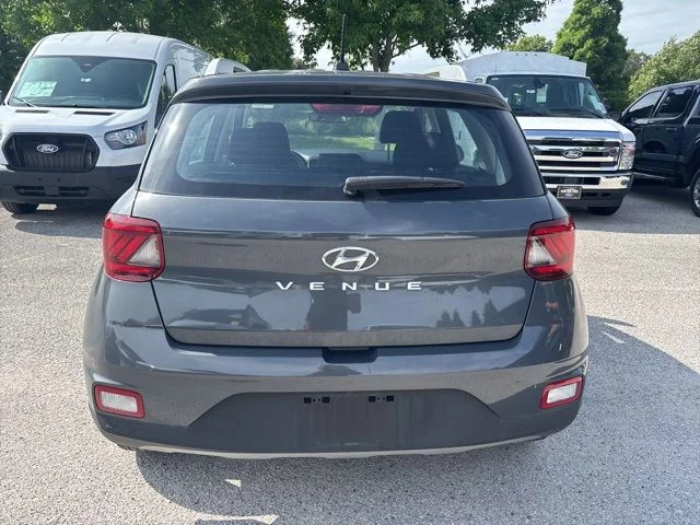 Used 2025 Gray Hyundai SEL image 6