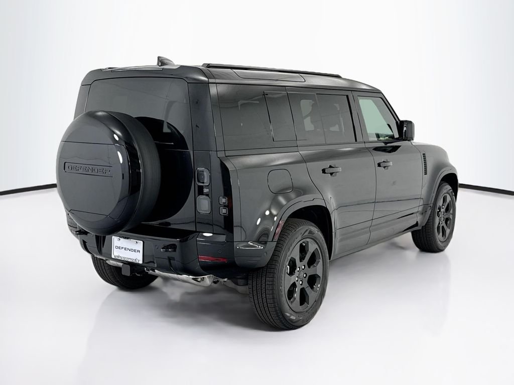 New 2026 Santorini Black Land Rover X-Dynamic SE image 5