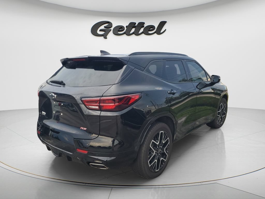 Used 2025 Black Chevrolet RS image 3