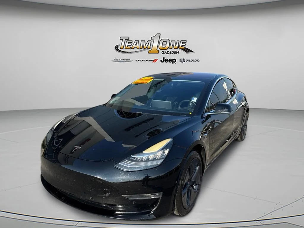 Used 2018 Obsidian Black Metallic Tesla Long Range image 5