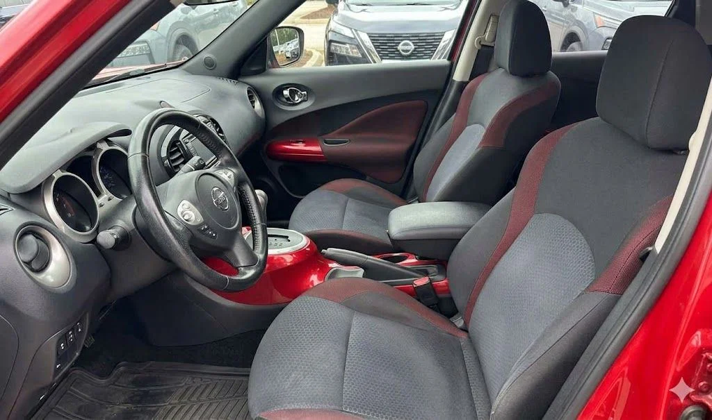 Used 2015 Red Nissan SV image 6