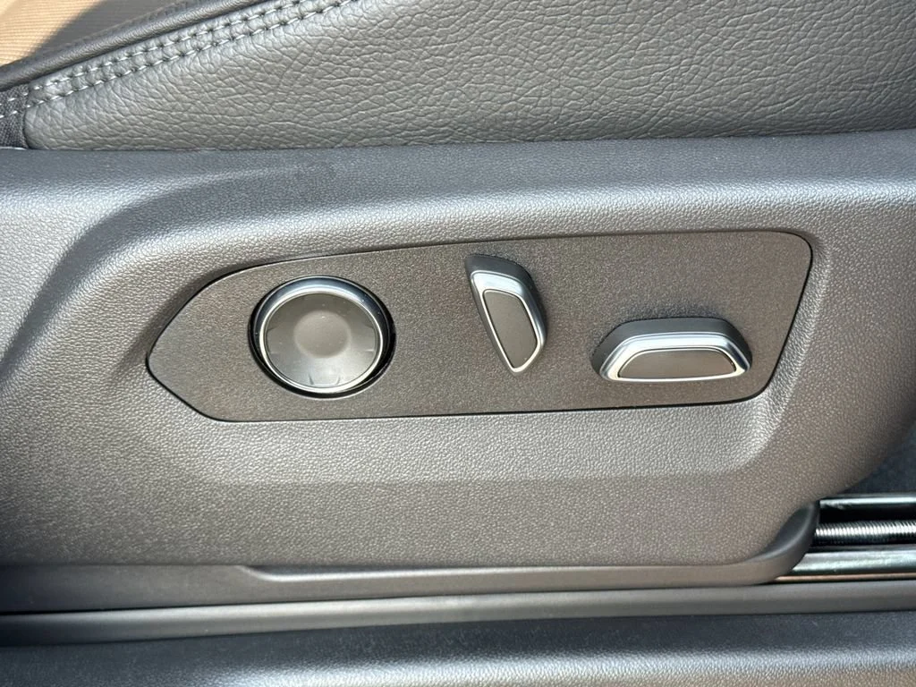 2026 GMC Yukon XL Denali - Photo 38