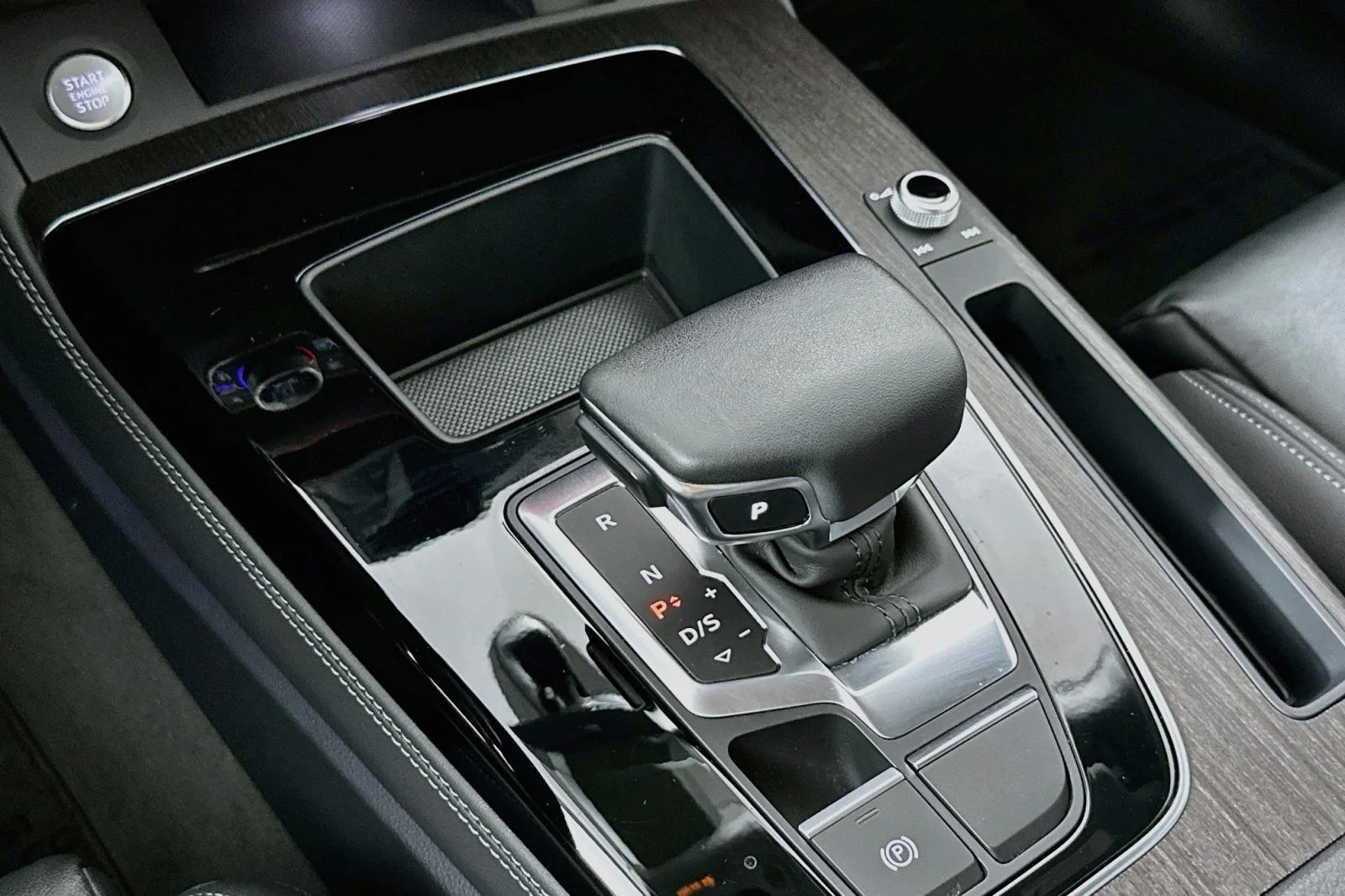 Used 2023 Daytona Gray Pearl Effect Audi S line Prestige image 7