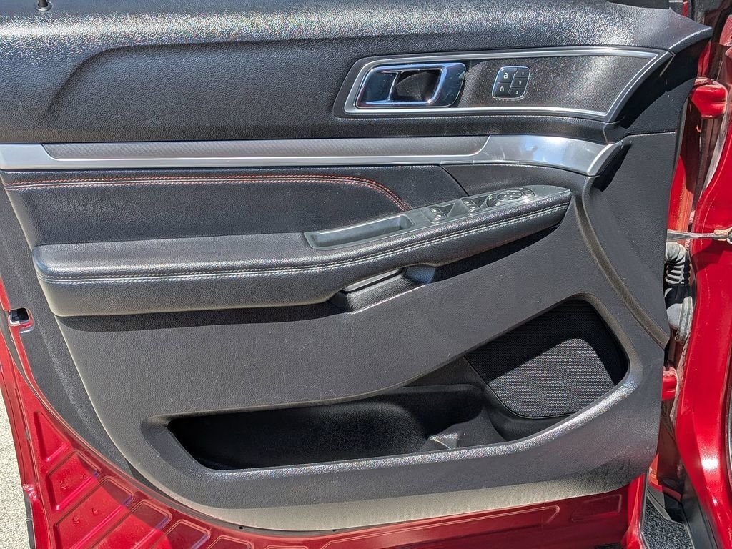 Used 2016 Red Ford Sport image 20
