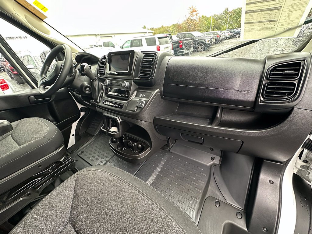 Used 2025 White Ram Base image 19