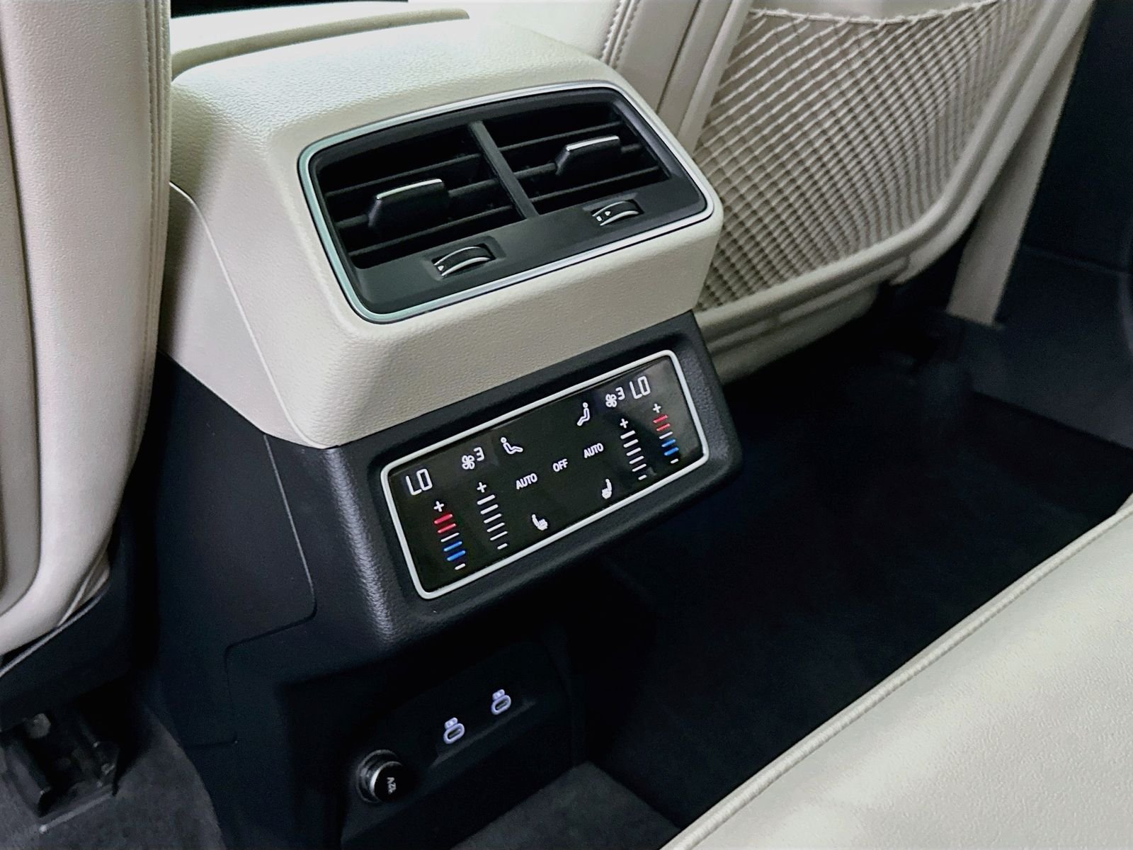 Used 2024 Glacier White Metallic Audi Premium Plus image 27