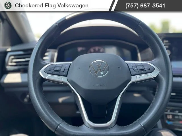 Used 2025 Platinum Gray Metallic Volkswagen 1.5T SE image 32