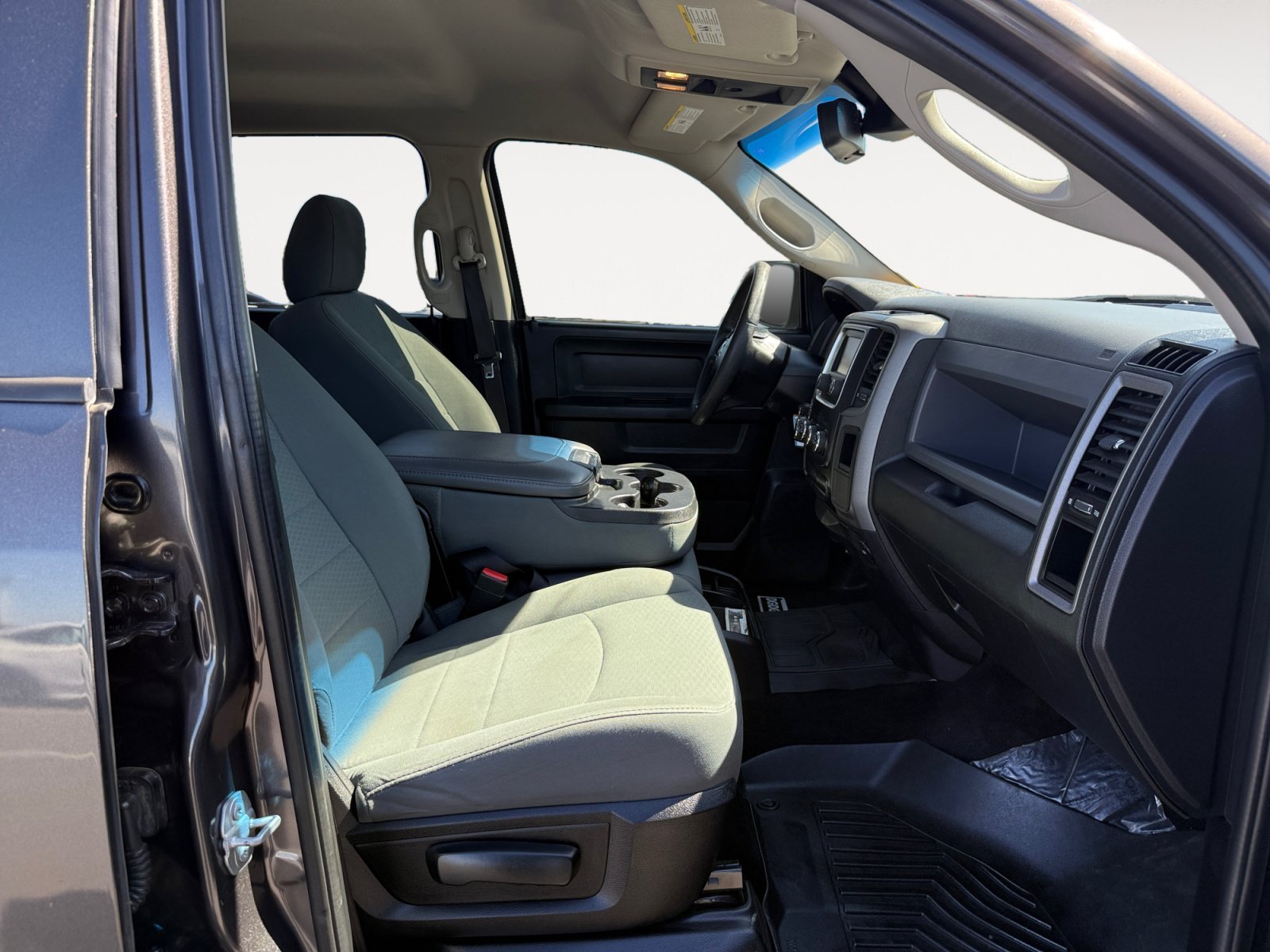 Used 2016 Granite Crystal Metallic Clearcoat Ram Tradesman image 19