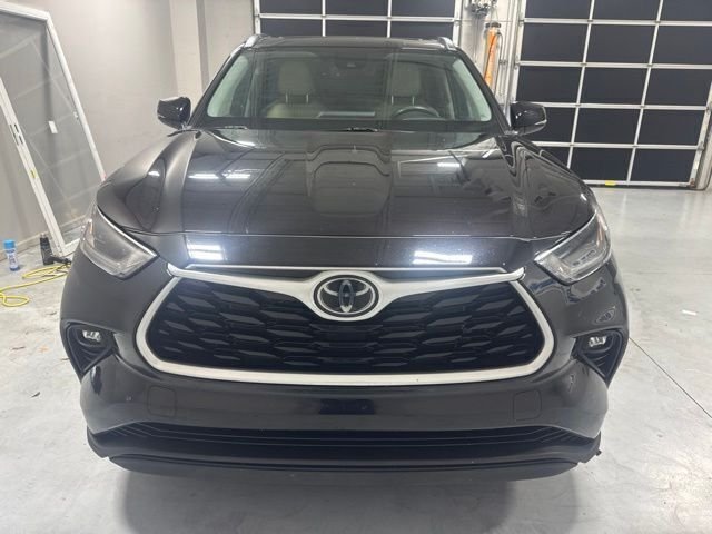 Used 2021 Brown Toyota XLE image 2