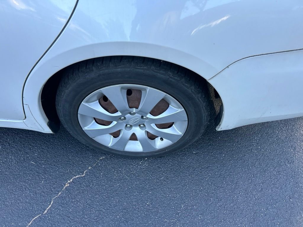 Used 2008 White Subaru 2.5i image 12