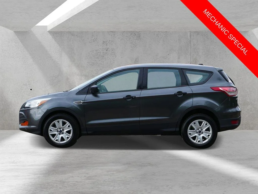 Used 2015  Ford S image 5