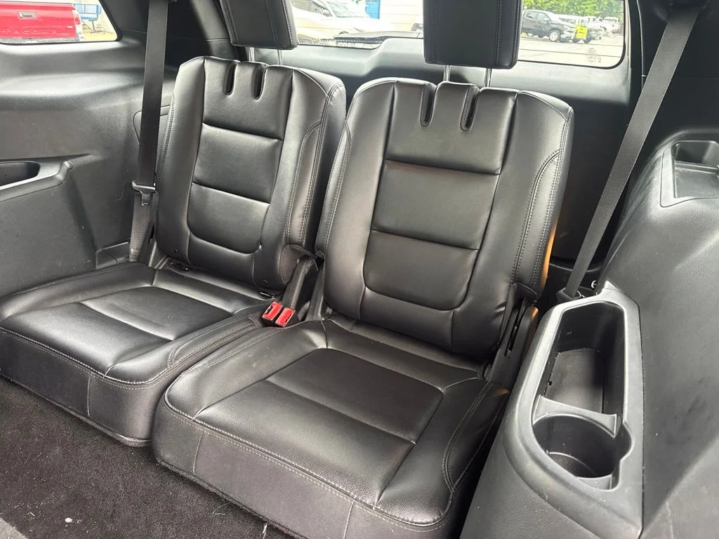 Used 2018 Red Ford XLT image 32