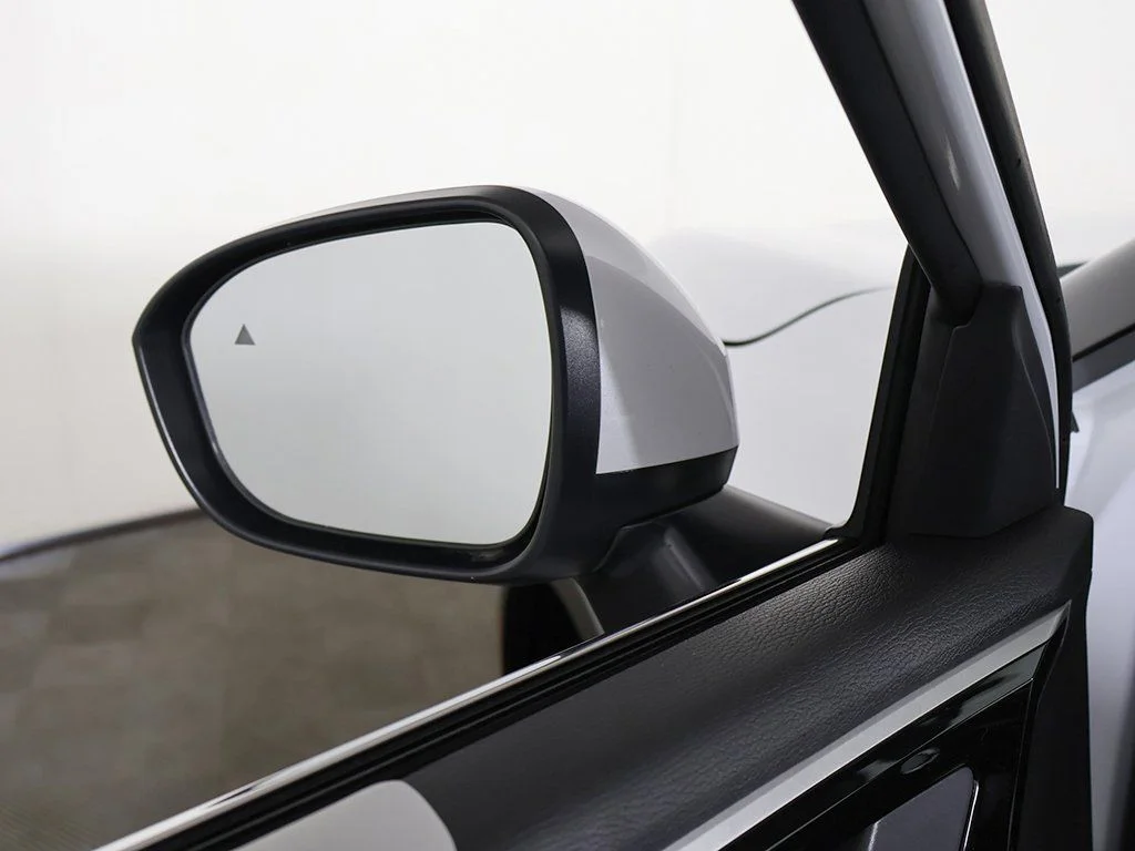 2025 Mitsubishi Outlander SE - Photo 35