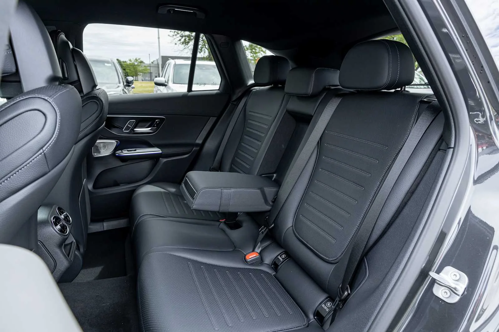 New 2026 Graphite Grey Metallic Mercedes-Benz GLC 300 image 23