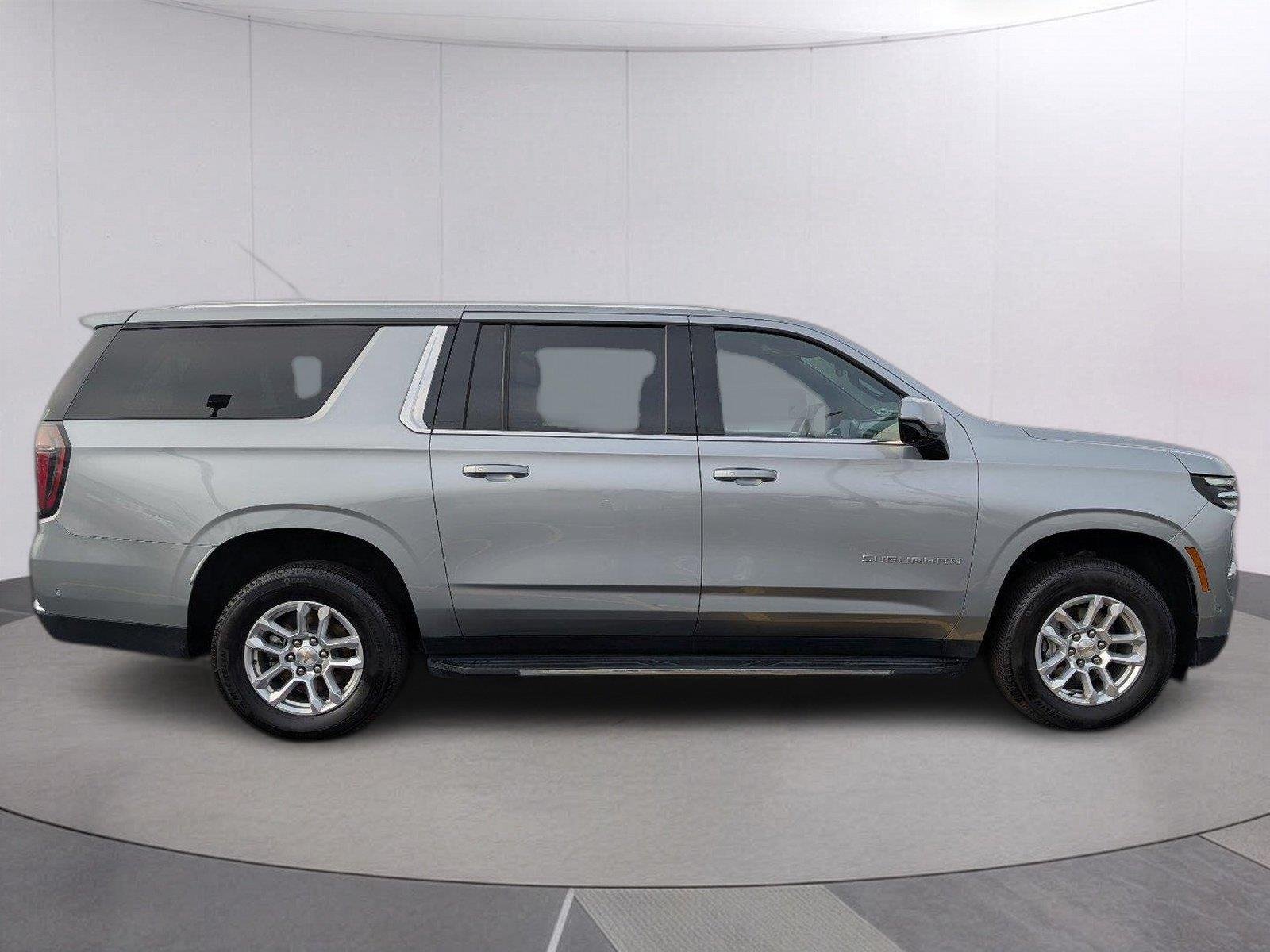 Used 2025 Sterling Gray Metallic Chevrolet LT image 8