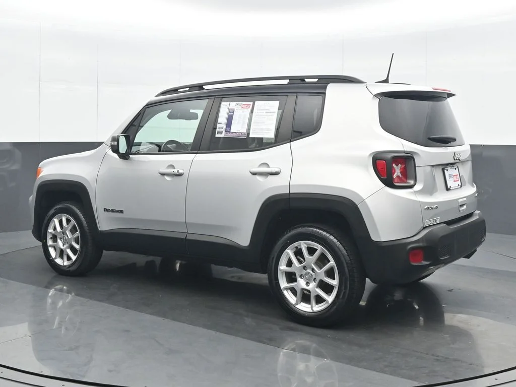 Used 2021 Silver Jeep Limited image 4