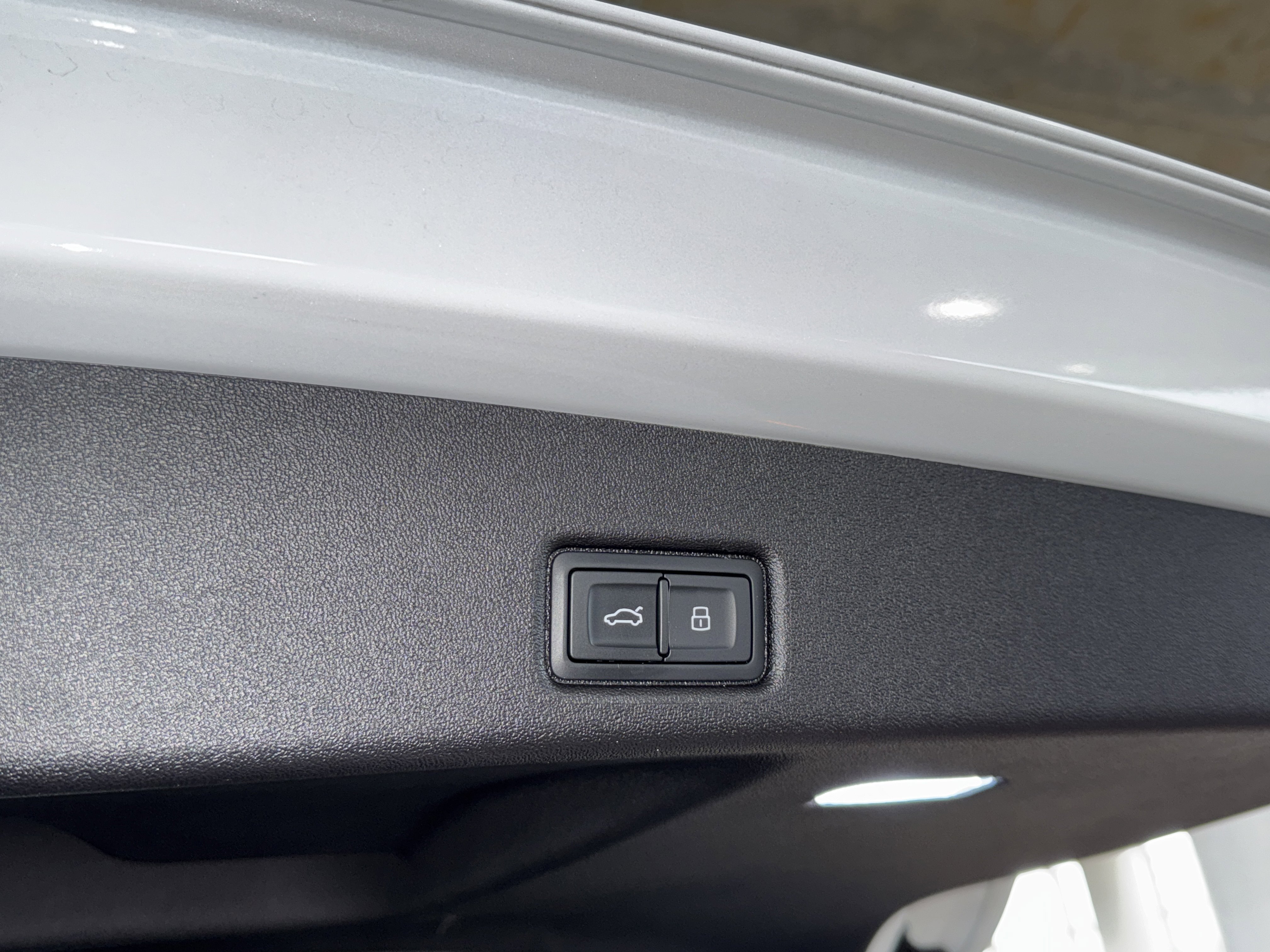 Used 2025 Arkona White Audi Prestige image 14