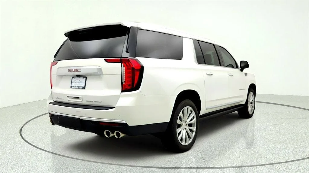 Used 2023 White Frost Tricoat GMC Denali 4WD w/ Panoramic Roof, 22