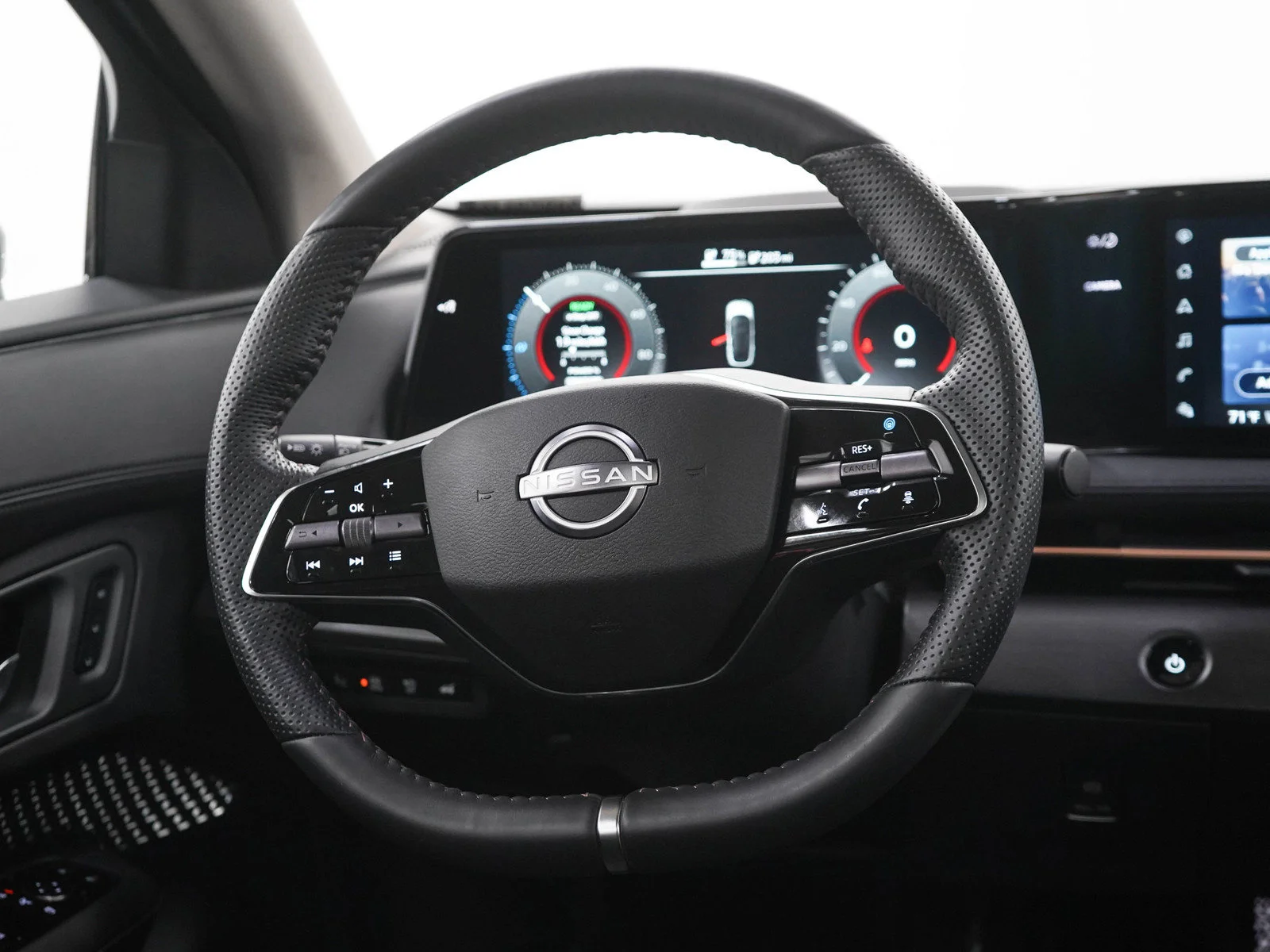 Used 2024 Northern Lights Metallic Nissan EVOLVE+ e-4ORCE image 18
