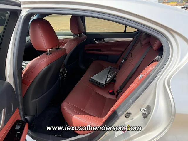 Used 2013  Lexus 350 image 7