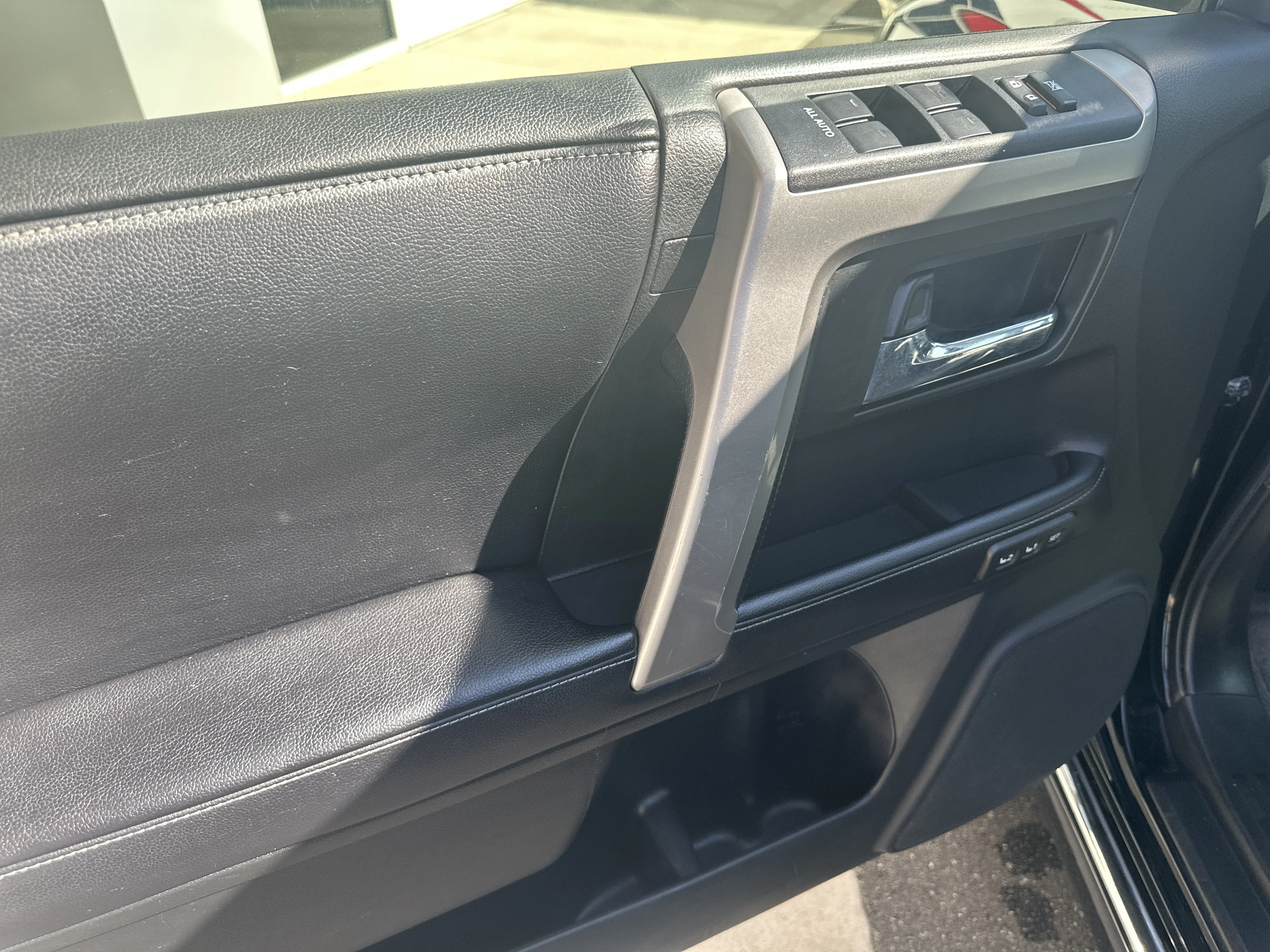 Used 2016 Midnight Black Metallic Toyota Limited image 9
