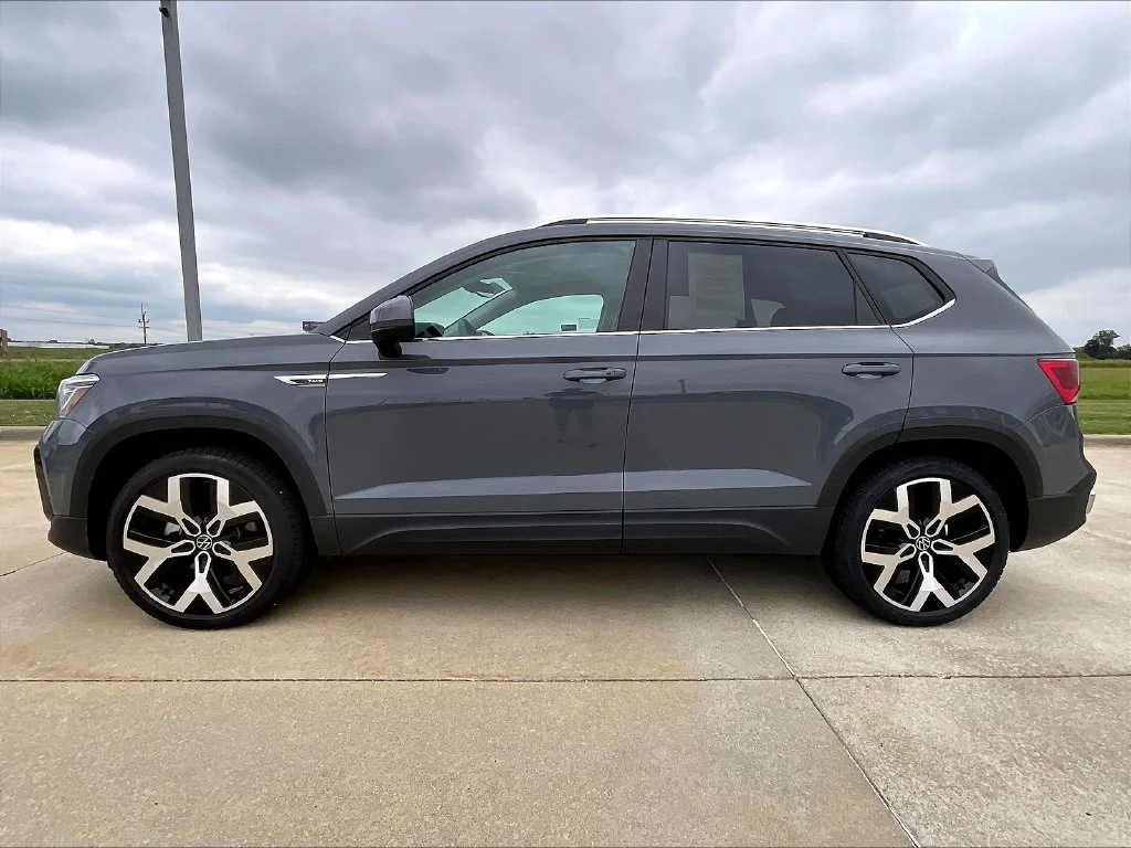 Certified Used 2023 Gray Volkswagen 1.5T SEL image 5