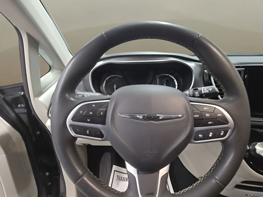 Used 2023 Black Chrysler Touring L image 28