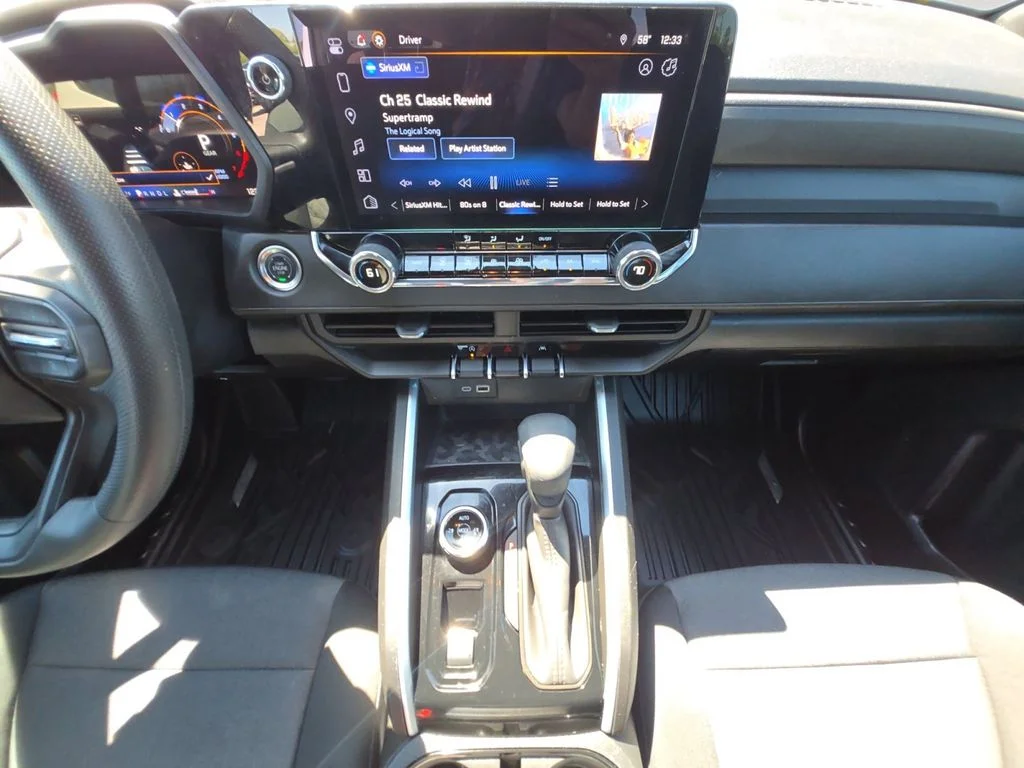 Used 2025 White Chevrolet Trail Boss image 13
