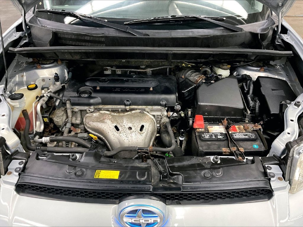 Used 2013 Silver Scion 10 Series image 27