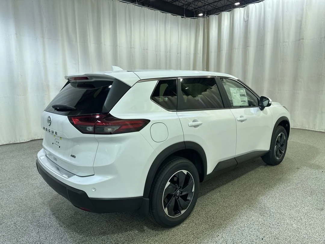 2026 Nissan Rogue SV - Photo 8