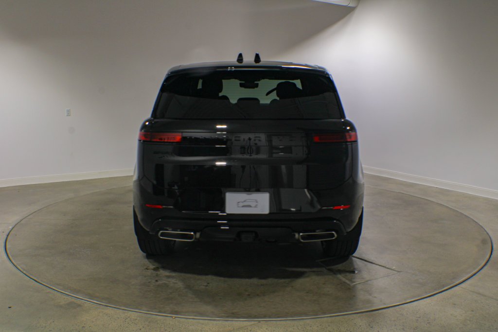 New 2027 Santorini Black Land Rover Dynamic SE image 5