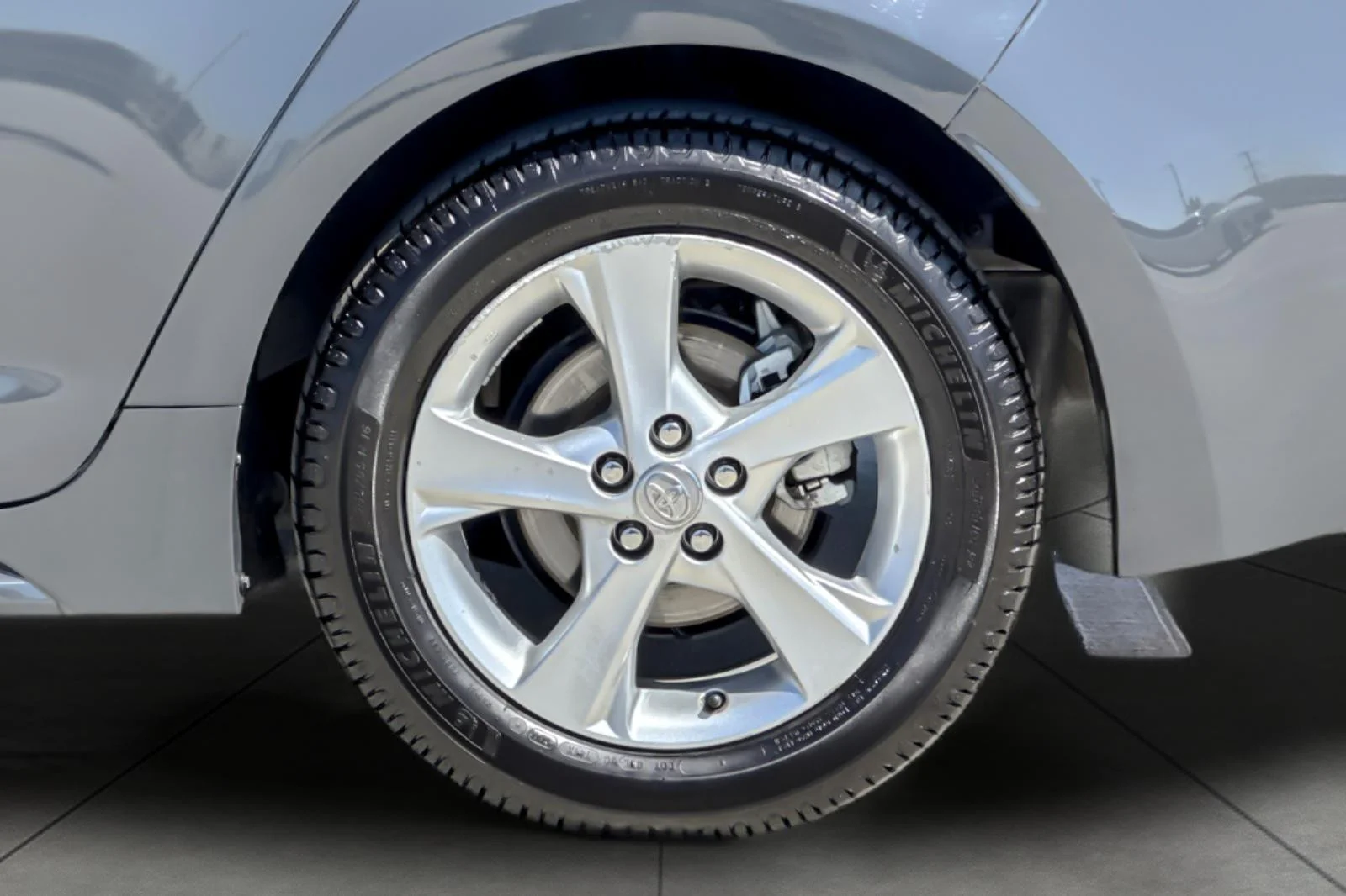 Used 2023 Underground Toyota LE image 23