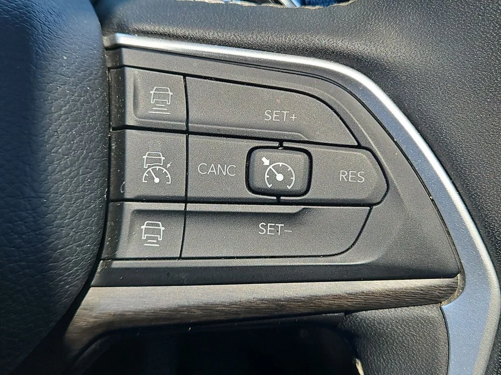 Used 2024 White Jeep 4xe image 26