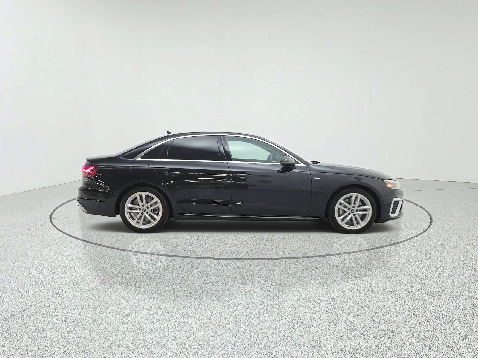 Used 2023 Mythos Black Metallic Audi S line Premium image 4