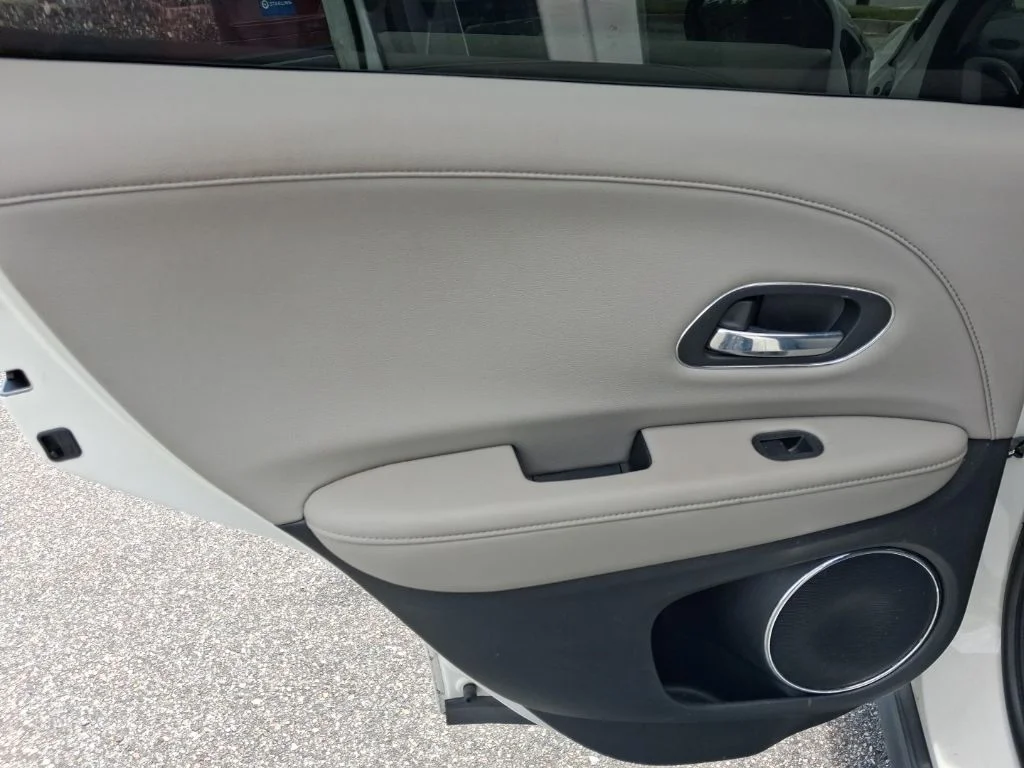 Used 2016  Honda EX-L image 21