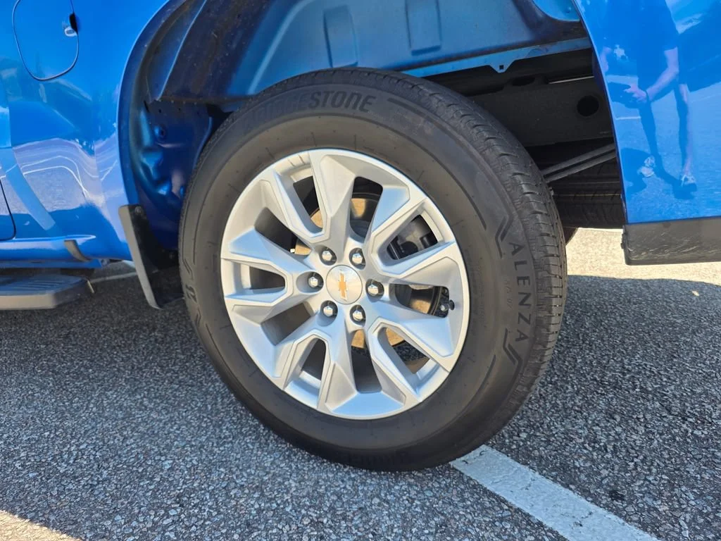 Used 2025 Riptide Blue Metallic Chevrolet Custom image 33