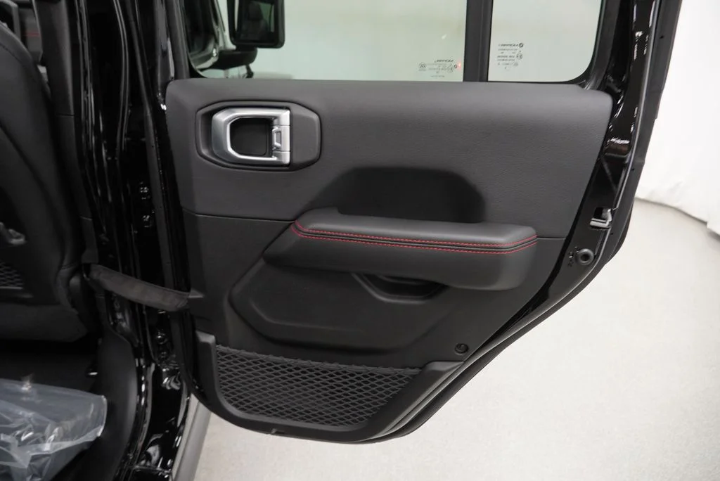 New 2026 Black Clear-Coat Exterior Paint Jeep Rubicon image 32