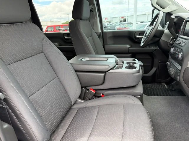 Used 2025 White Chevrolet Custom image 22