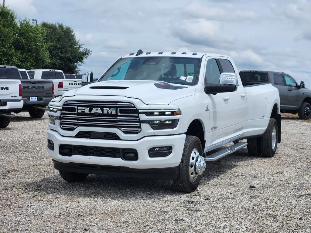 New 2026 Bright White Clear-Coat Exterior Paint RAM Laramie image 2