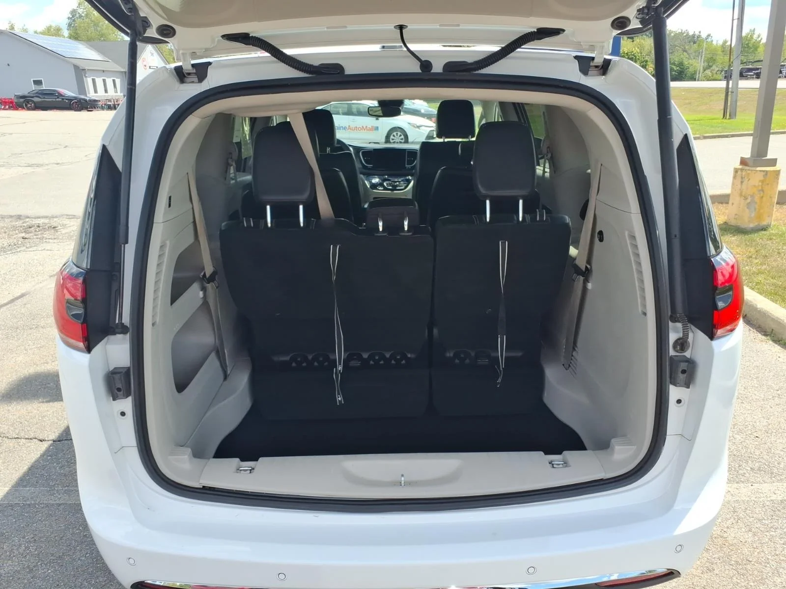 Used 2023 Bright White Clearcoat Chrysler Touring L image 14