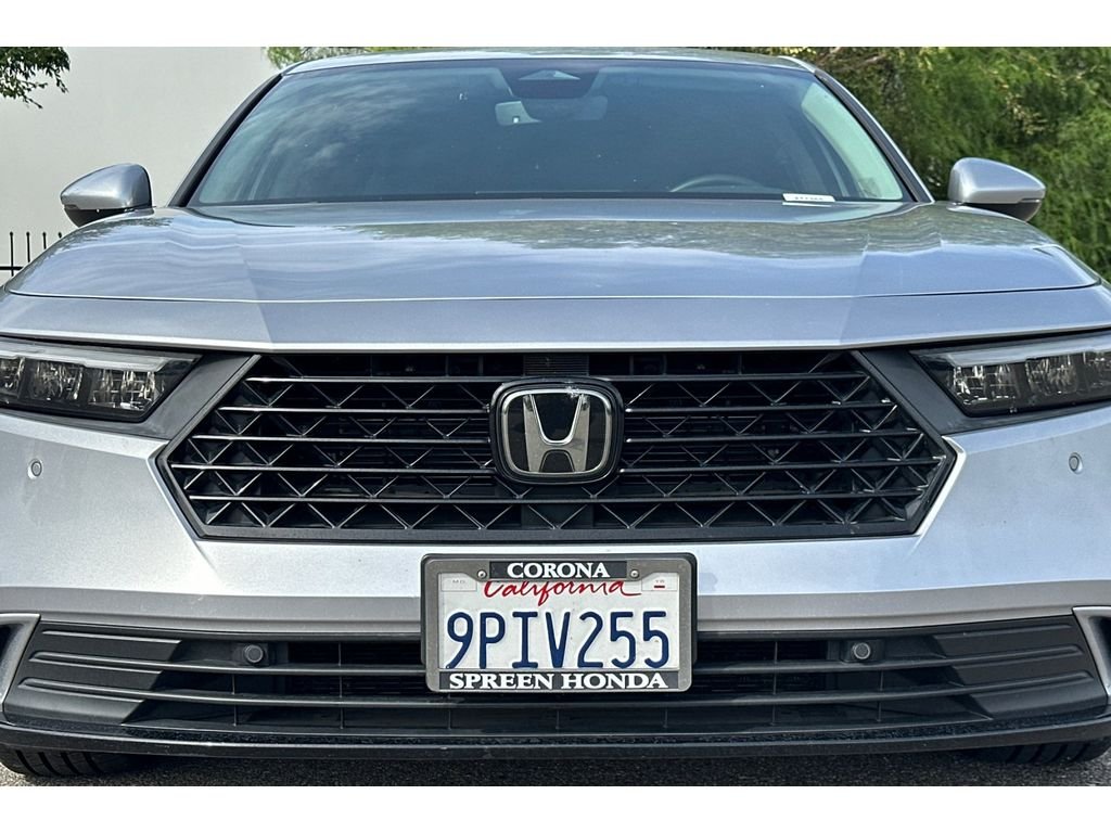 Used 2024 Solar Silver Metallic Honda EX-L image 12