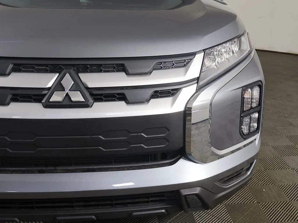 New 2026 Gray Mitsubishi 2.0 ES image 11